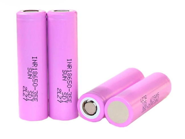 Samsung 35E - 3500mAh - 10A FluxMotion Samsung 35E - 3500mAh - 10A FluxMotion
